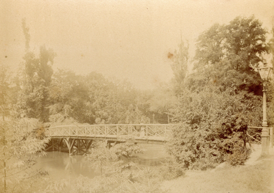 222829 Gezicht op de Knuppelbrug over de Stadsbuitengracht te Utrecht.